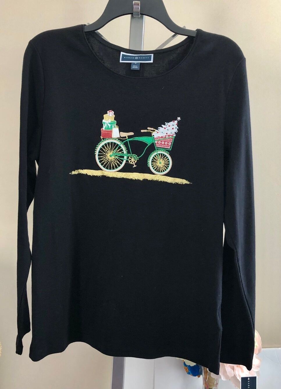 Karen Scott t-shirt ugly top Karen Scott size MEDIUM crew neck log sleeves Black